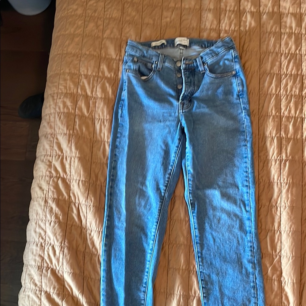 Universal Thread Mid Rise 80’s Slim Jeans- size 8